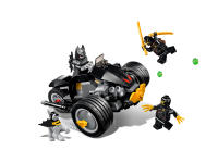 LEGO set 76110-1 Batman: The Attack of the Talons - Image 3