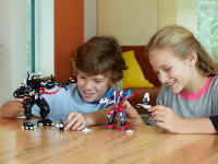 LEGO set 76115-1 Spider Mech vs. Venom - Image 4