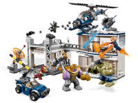 LEGO set 76131-1 Avengers Compound Battle - Image 5
