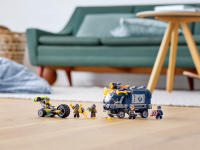 LEGO set 76143-1 Avengers Truck Take-down - Image 11