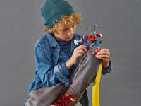 LEGO set 76146-1 Spider-Man Mech - Image 7