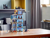LEGO set 76166-1 Avengers Tower Battle - Image 11