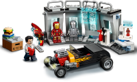 LEGO set 76167-1 Iron Man Armory - Image 5