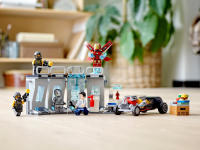 LEGO set 76167-1 Iron Man Armory - Image 9