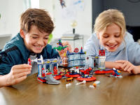 LEGO set 76175-1 Attack on the Spider Lair - Image 11