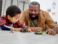 LEGO set 76180-1 Batman vs. The Joker: Batmobile Chase - Image 11