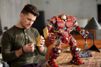 LEGO set 76210-1 Hulkbuster - Image 3