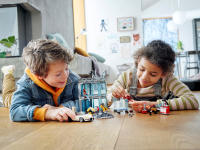 LEGO set 76216-1 Iron Man Armory - Image 7