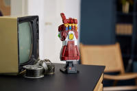 LEGO set 76223-1 Nano Gauntlet - Image 7
