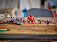 LEGO set 76292-1 Captain America vs. Red Hulk Battle - Image 3