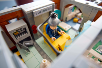 LEGO set 76294-1 The X-Mansion - Image 4