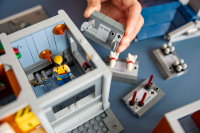 LEGO set 76294-1 The X-Mansion - Image 6