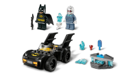 LEGO set 76301-1 Batman & Batmobile vs. Mr. Freeze - Image 3