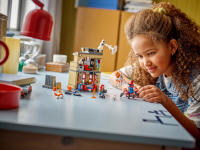 LEGO set 76317-1 Peter Parker’s Apartment - Image 6