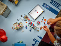 LEGO set 76317-1 Peter Parker’s Apartment - Image 9