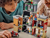 LEGO set 76324-1 Spider-Man vs. Oscorp - Image 9