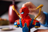 LEGO set 76326-1 Iron Spider-Man Bust - Image 5