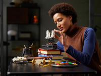 LEGO set 76391-1 Hogwarts Icons Collectors' Edition - Image 8