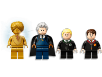 LEGO set 76395-1 Hogwarts: First Flying Lesson - Image 3