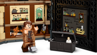 LEGO set 76397-1 Hogwarts Moment: Defence Against the Dark Arts Class - Image 6