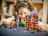LEGO set 76422-1 Diagon Alley Weasleys' Wizard Wheezes - Image 8