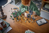 LEGO set 76471-1 Knockturn Alley Wizarding Shops - Image 14