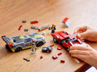 LEGO set 76903-1 Chevrolet Corvette C8.R Race Car and 1969 Chevrolet Corvette - Image 10
