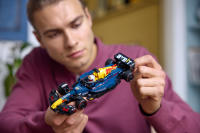 LEGO set 77243-1 Oracle Red Bull Racing RB20 F1 Race Car - Image 8