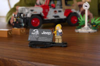 LEGO set 77984-1 Jurassic Park Jeep Wrangler - Image 9