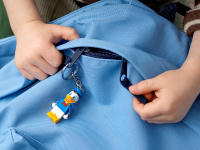 LEGO set 854111-1 Donald Duck Key Chain - Image 3